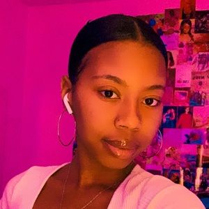 Meet your Posher, Teonna